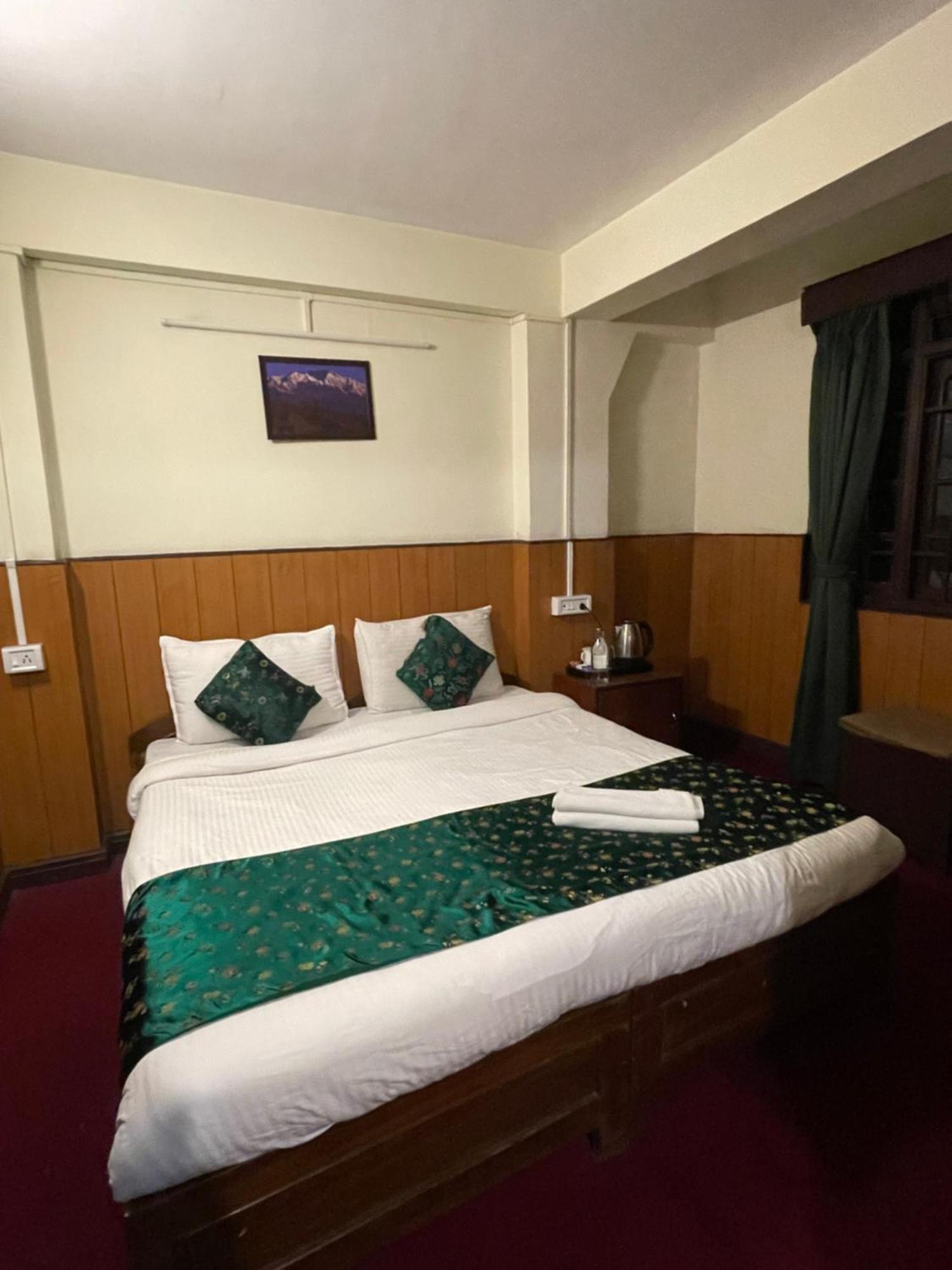 Hotel Palm Street Near Taj Agra  Exterior foto